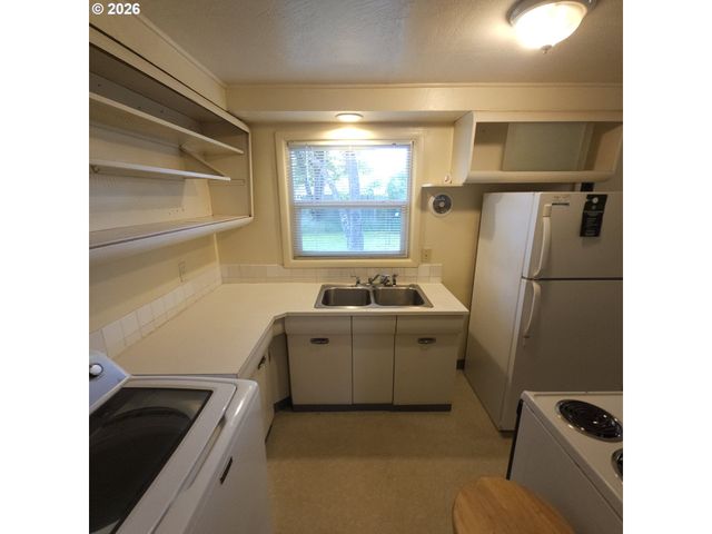 3193 W 14TH Ave, Eugene, OR 97402