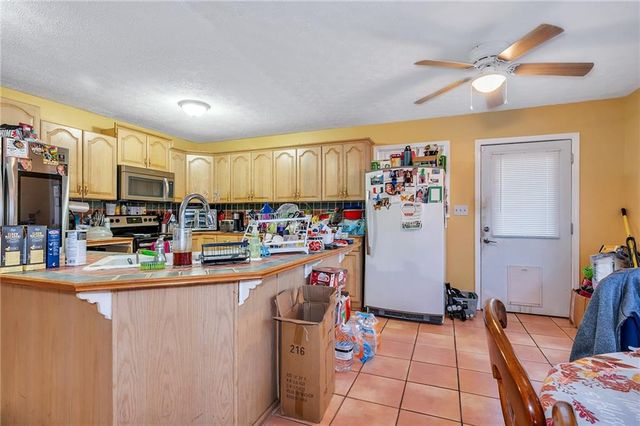 125 Maple Place, Fayetteville, GA 30215