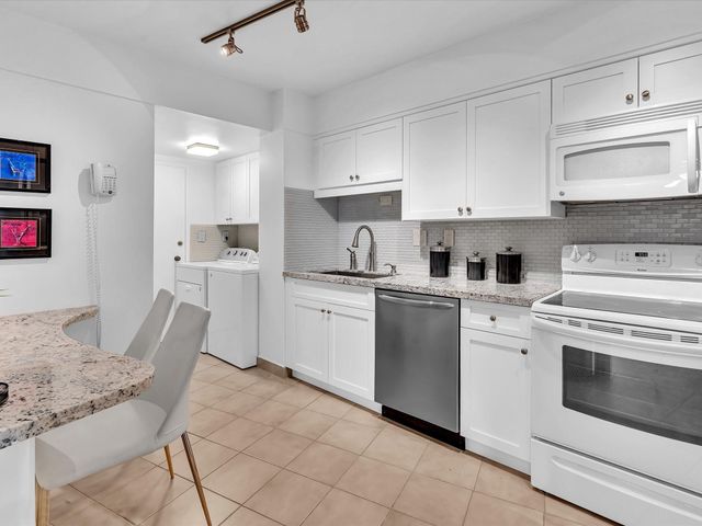 3000 Holiday Drive 603, Fort Lauderdale, FL 33316