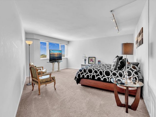 3000 Holiday Drive 603, Fort Lauderdale, FL 33316