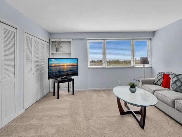 3000 Holiday Drive 603, Fort Lauderdale, FL 33316