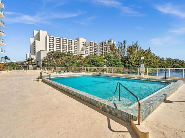 3000 Holiday Drive 603, Fort Lauderdale, FL 33316