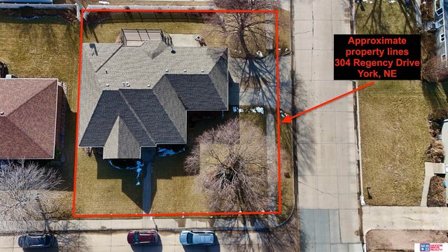 304 Regency Drive, York, NE 68467