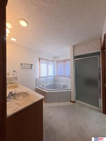 304 Regency Drive, York, NE 68467