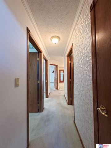 304 Regency Drive, York, NE 68467