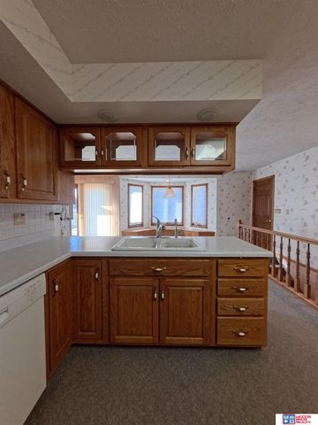 304 Regency Drive, York, NE 68467