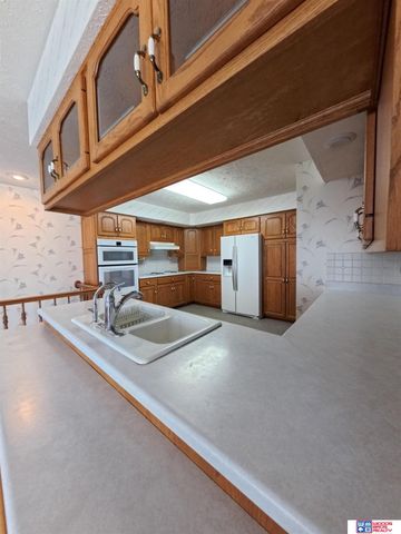 304 Regency Drive, York, NE 68467