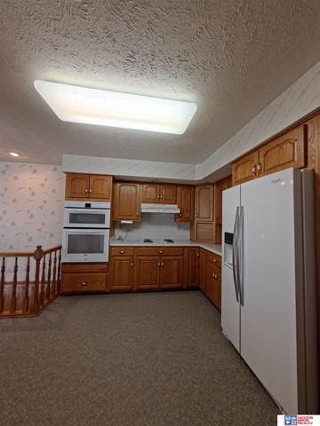 304 Regency Drive, York, NE 68467