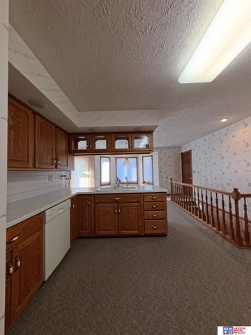 304 Regency Drive, York, NE 68467