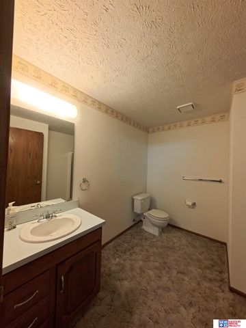 304 Regency Drive, York, NE 68467