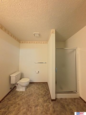 304 Regency Drive, York, NE 68467