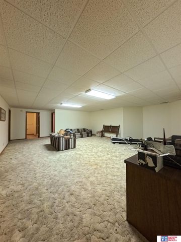 304 Regency Drive, York, NE 68467