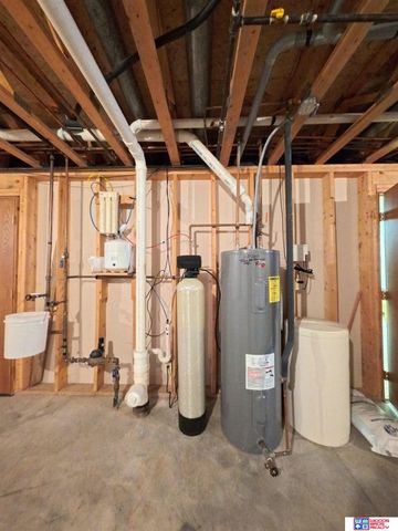 304 Regency Drive, York, NE 68467