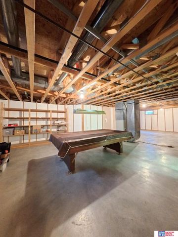 304 Regency Drive, York, NE 68467