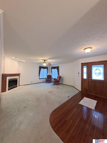 304 Regency Drive, York, NE 68467