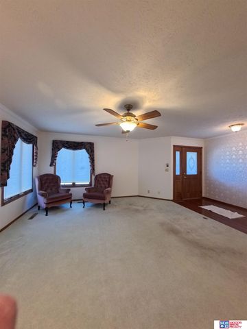 304 Regency Drive, York, NE 68467