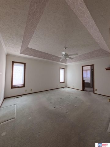 304 Regency Drive, York, NE 68467