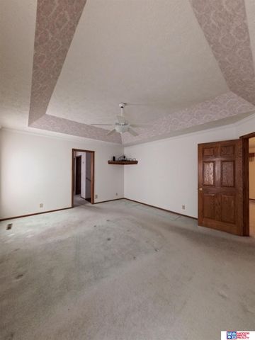 304 Regency Drive, York, NE 68467