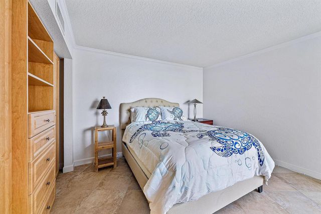 5420 N Ocean Drive 305, Singer Island, FL 33404