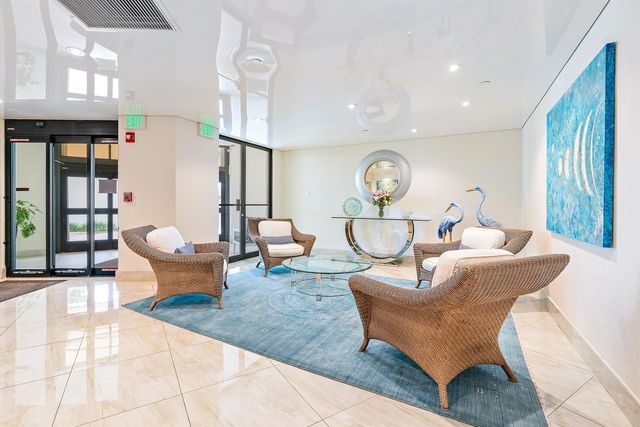 5420 N Ocean Drive 305, Singer Island, FL 33404