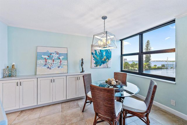 5420 N Ocean Drive 305, Singer Island, FL 33404