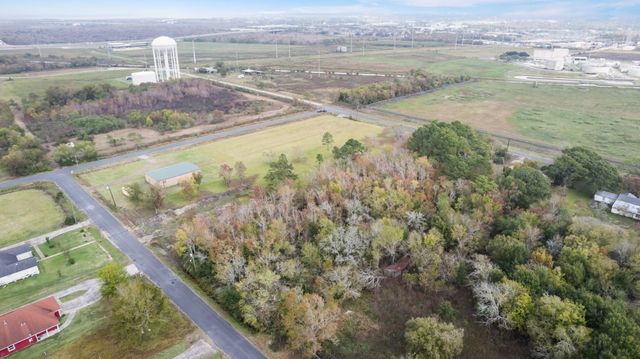 232 N Pecan Drive, Texas City, TX 77591