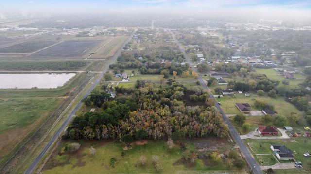 232 N Pecan Drive, Texas City, TX 77591