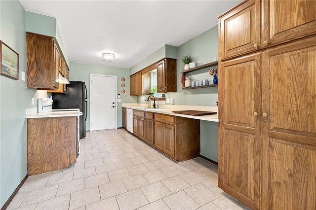 3042 N Malinda Drive, Fayetteville, AR 72703