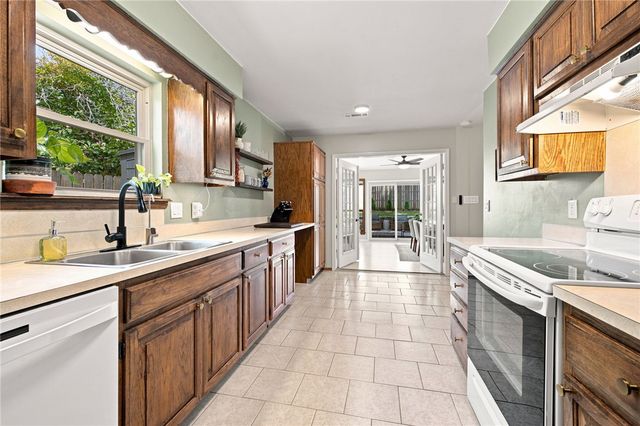 3042 N Malinda Drive, Fayetteville, AR 72703