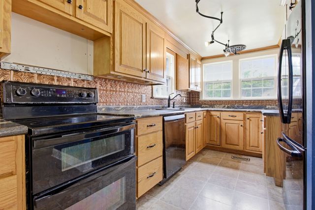 306 N Main St, Cornersville, TN 37047
