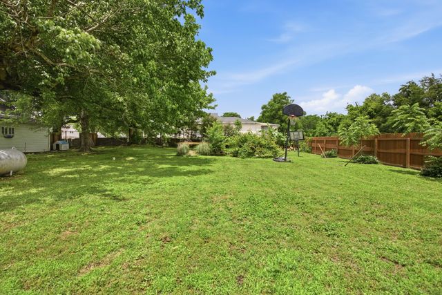 306 N Main St, Cornersville, TN 37047