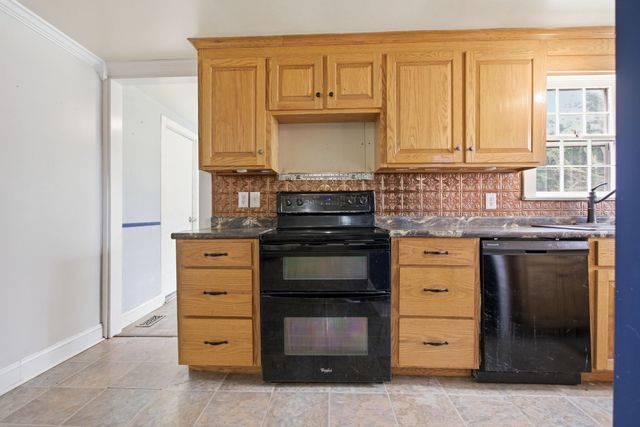 306 N Main St, Cornersville, TN 37047