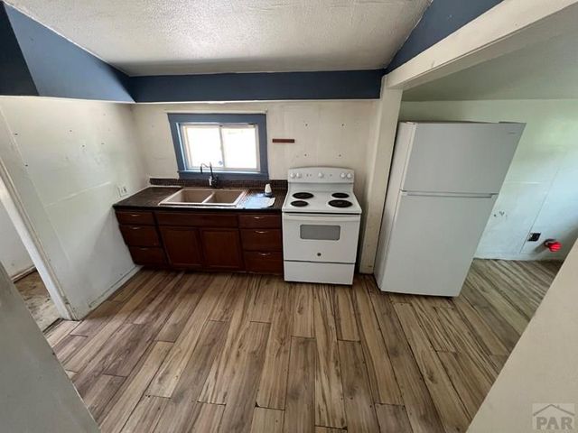 1421 E 12th St, Pueblo, CO 81001