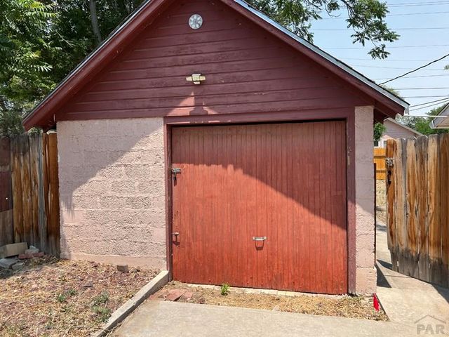 1421 E 12th St, Pueblo, CO 81001