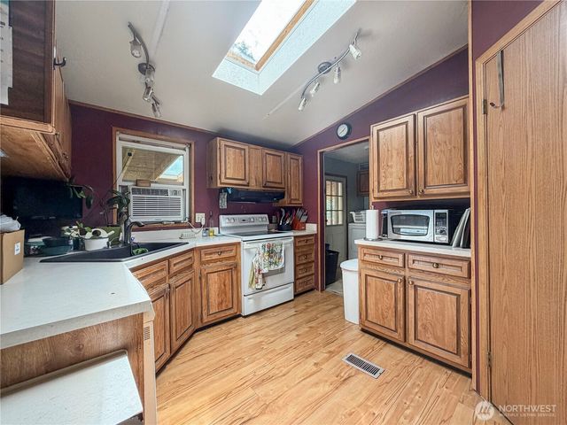 6533 12th Avenue NW, Tulalip, WA 98271