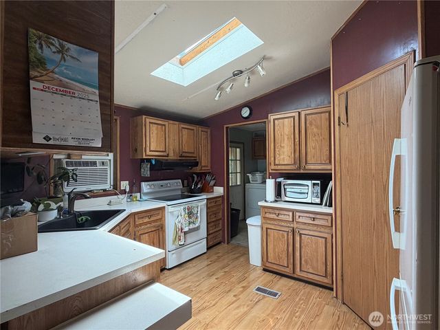 6533 12th Avenue NW, Tulalip, WA 98271