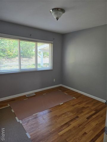 1145 Mackinac Drive, Creve Coeur, MO 63146