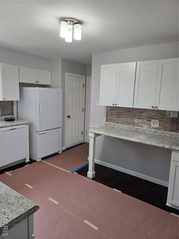 1145 Mackinac Drive, Creve Coeur, MO 63146