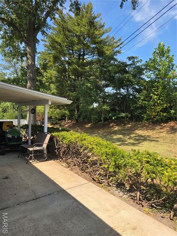 1145 Mackinac Drive, Creve Coeur, MO 63146