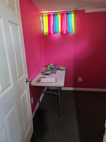 1145 Mackinac Drive, Creve Coeur, MO 63146