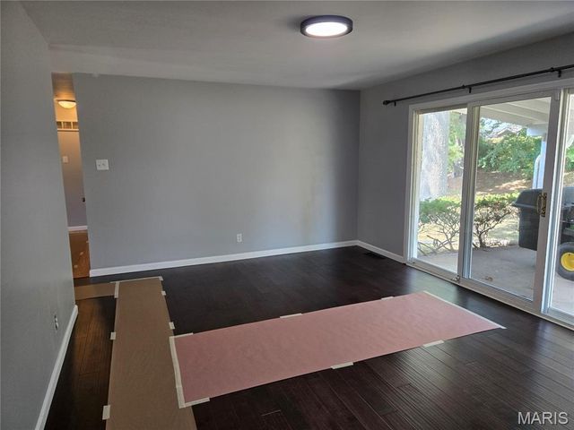 1145 Mackinac Drive, Creve Coeur, MO 63146