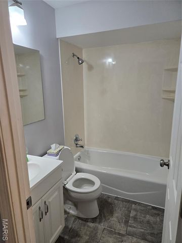 1145 Mackinac Drive, Creve Coeur, MO 63146