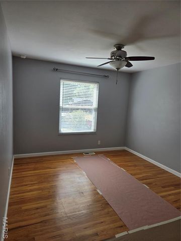 1145 Mackinac Drive, Creve Coeur, MO 63146