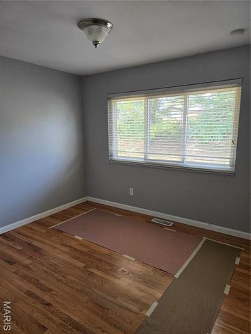 1145 Mackinac Drive, Creve Coeur, MO 63146