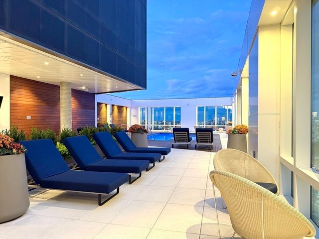 188 Brookline Ave 26H, Boston, MA 02215