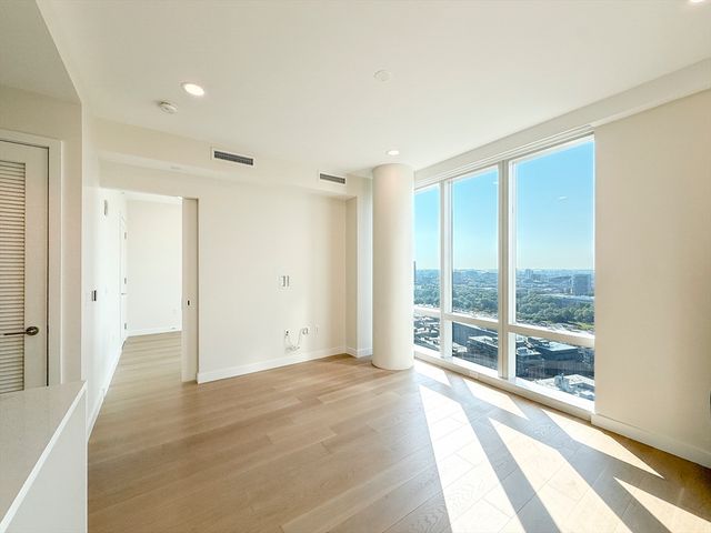 188 Brookline Ave 26H, Boston, MA 02215