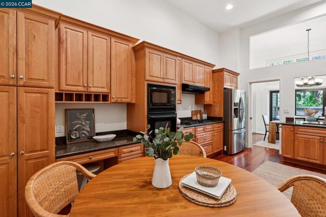 1920 Aspenridge Ct, Walnut Creek, CA 94597