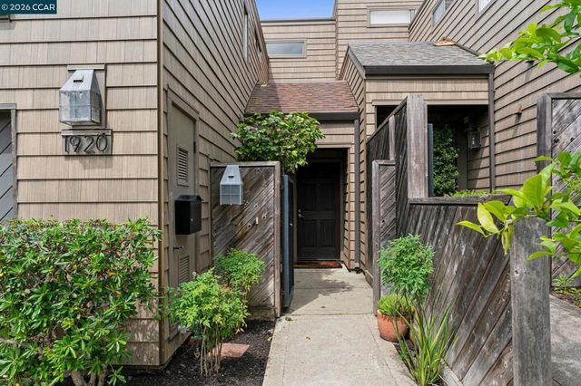 1920 Aspenridge Ct, Walnut Creek, CA 94597