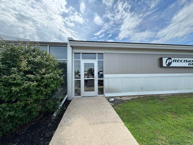 2504 S Sprinkle Road Ste B, Kalamazoo City, MI 49001