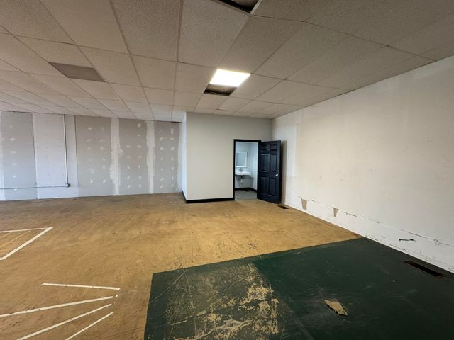 2504 S Sprinkle Road Ste B, Kalamazoo City, MI 49001